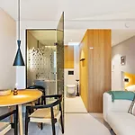 Modern And Cozy Studio Retreat Near The City