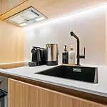 Modern And Cozy Studio Retreat Near The City